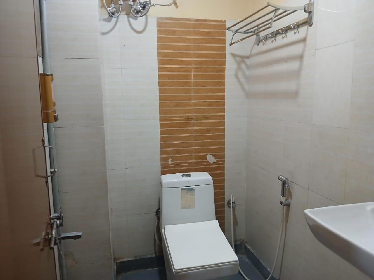 Blossoms Room Hotel Alekhya Residency- Luxury Lollection Hyderabad Esterno foto