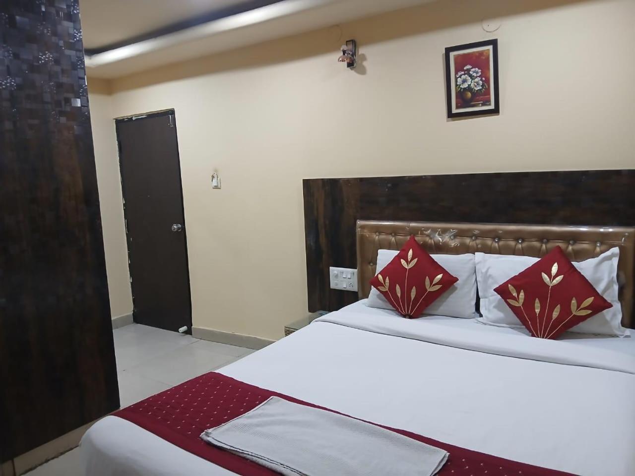 Blossoms Room Hotel Alekhya Residency- Luxury Lollection Hyderabad Esterno foto